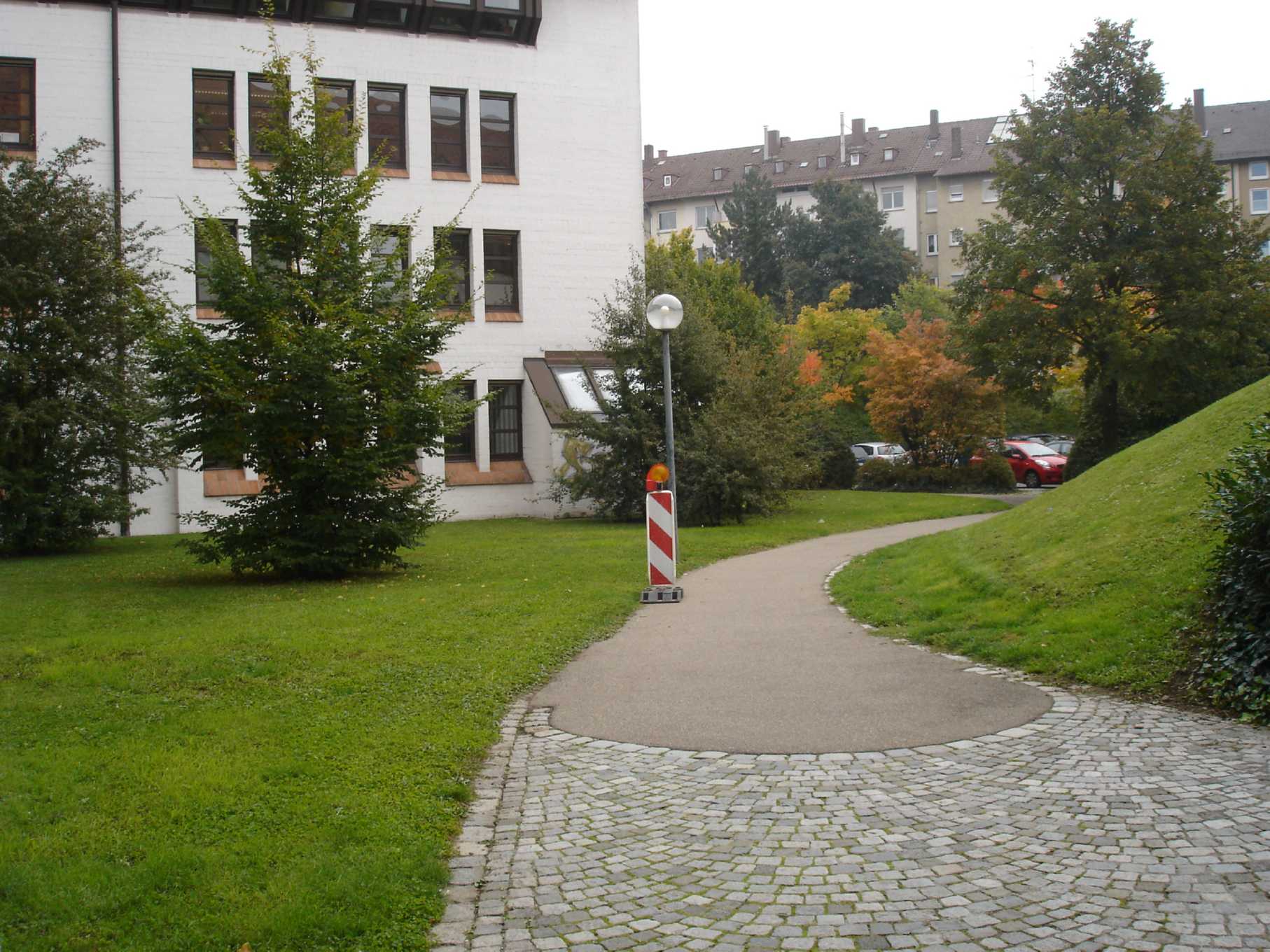 Weg im Innenhof des Amtsgerichts Ulm